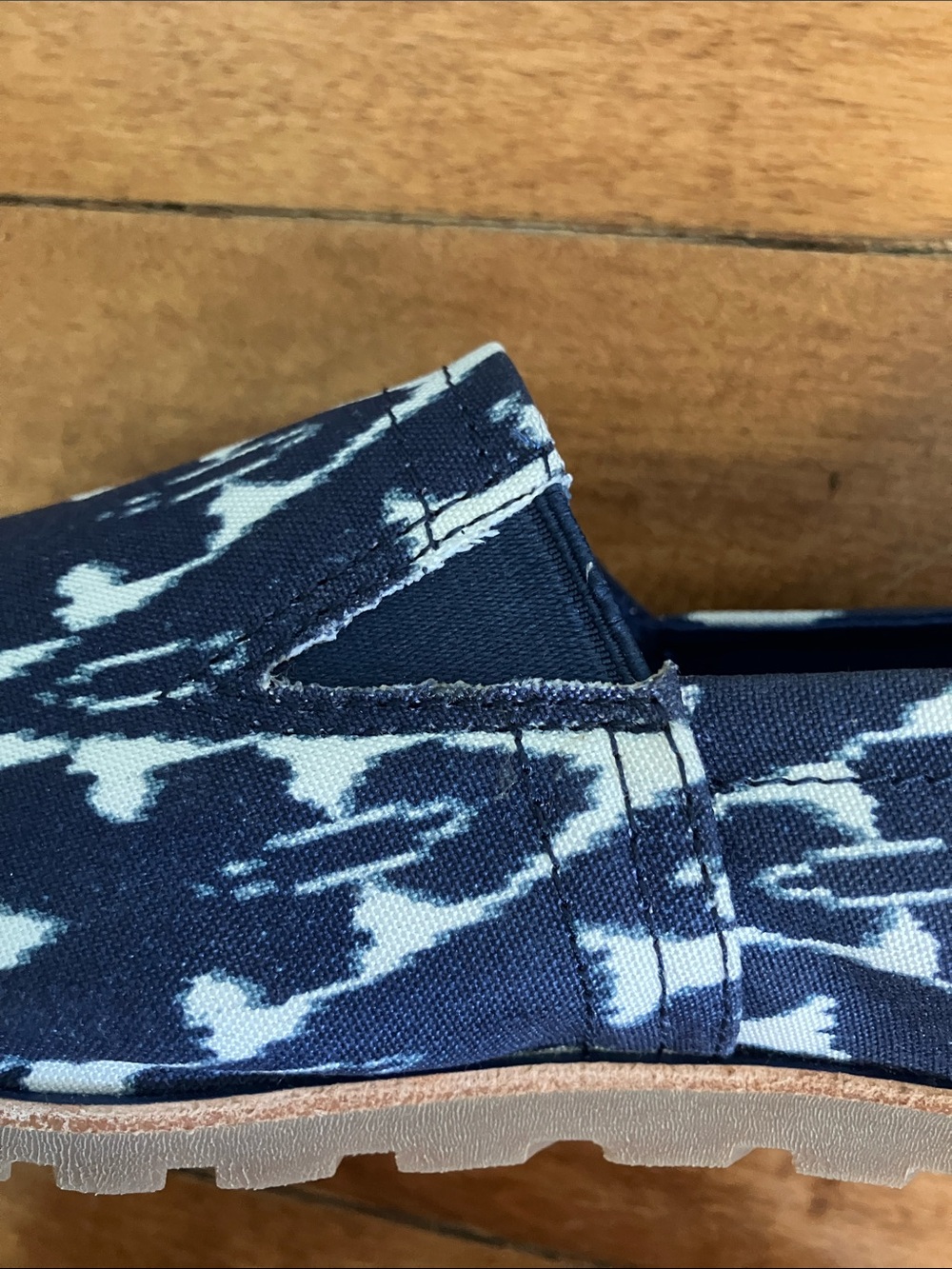 Navy White Ikat Print Canvas Slip On L.L.Bean Womens 7 M Shoes - Picture 3 of 14